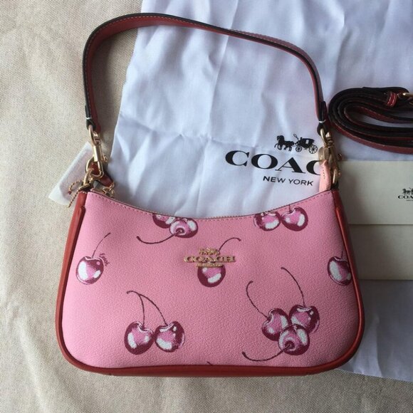 🍒Coach teri shoulder bag with cherry print - Picture 1 of 9